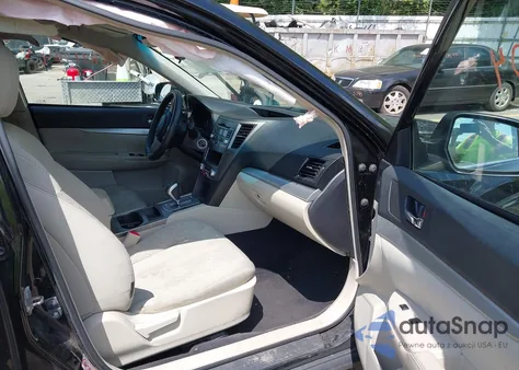 2010 Subaru Outback 2.5I z USA, uszkodzony, nr VIN 4S4BRBACXA3320327